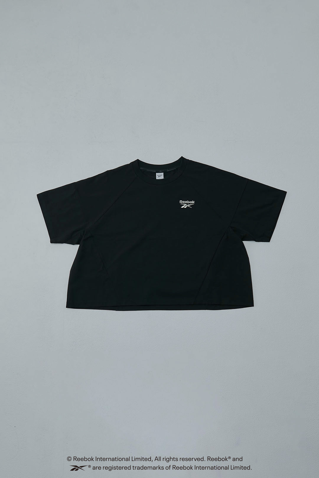 ESSENTIAL SS LOGO  SHORT-TEE / リーボック エッセンシャル ロゴ ショートTシャツ