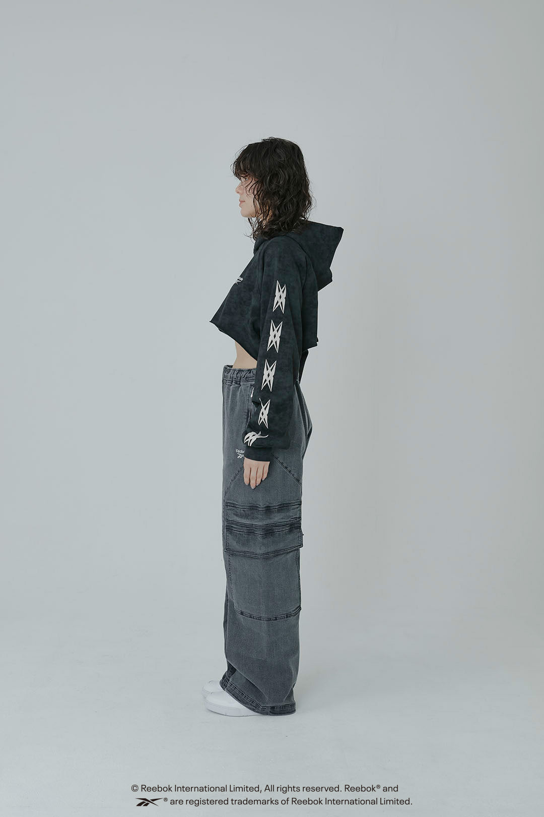 ESSENTIAL LOGO SHORT HOODIE/ リーボック エッセンシャル ロゴ ショートフーディ