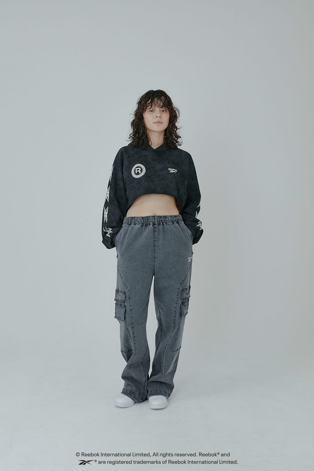 ESSENTIAL LOGO SHORT HOODIE/ リーボック エッセンシャル ロゴ ショートフーディ